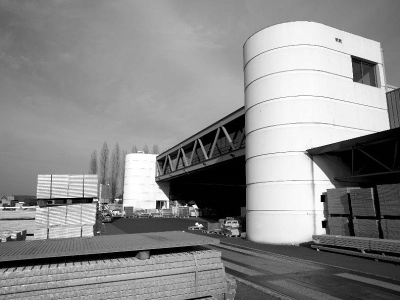 Ensemble immobilier à vocation industrielle