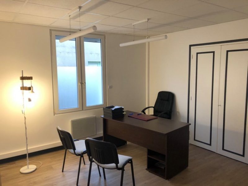 Bureau à partager, centre bourg avec parties communes