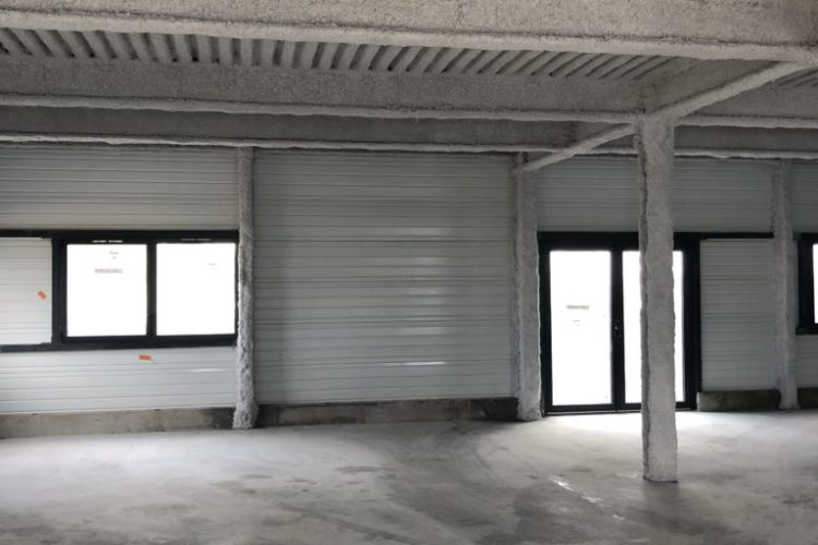 A VENDRE LOCAL COMMERCIAL A COURSEULLES SUR MER