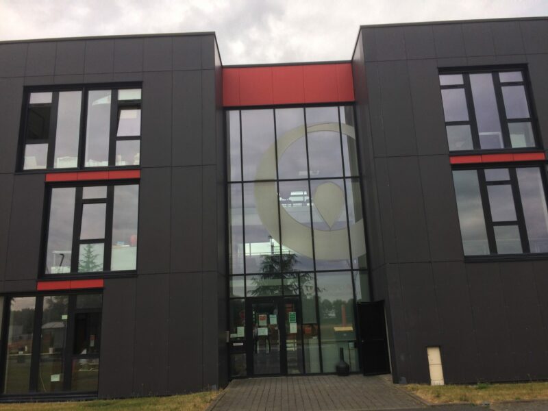 A louer très beau plateau de bureaux et ateliers à Caen