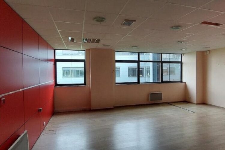 COLOMBELLES – A louer plateau de bureaux aménagé de 433 m²