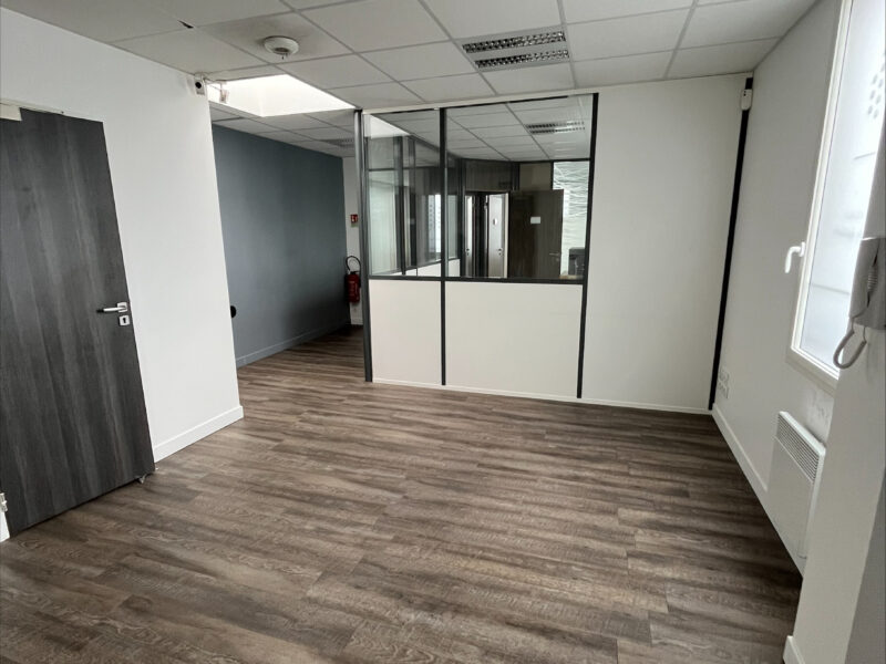 Location Bureau CORMELLES-LE-ROYAL