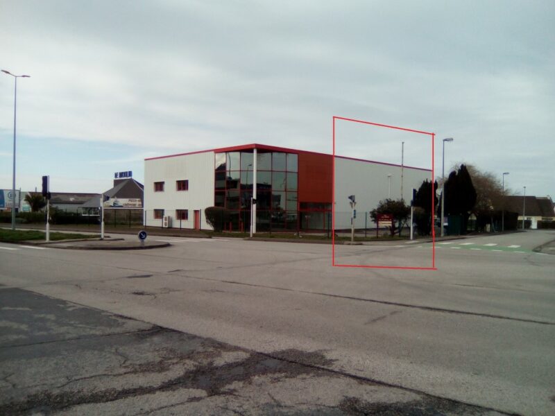 Partie de bâtiment pour stockage, artisanat ou commerce.