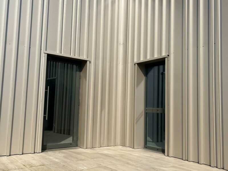 IFS – A Vendre ou a Louer – BUREAUX à aménager – 426 m² divisibles + terrasses et places de stationnement affectées