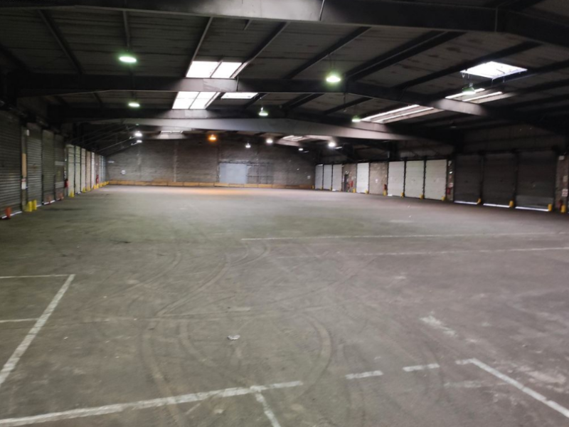 Entrepôt messagerie 2000 m2 proche de Rouen