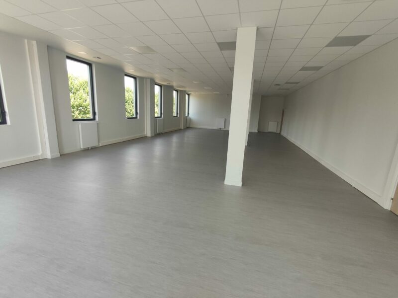 Bureau neuf à louer proche Rouen centre 165m2