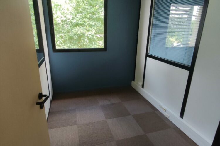 Plateau de bureau de 284 m2 à CLEON