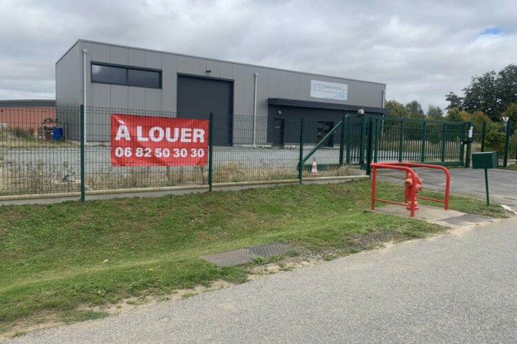 A vendre – Zone Artisanale AUZEBOSC