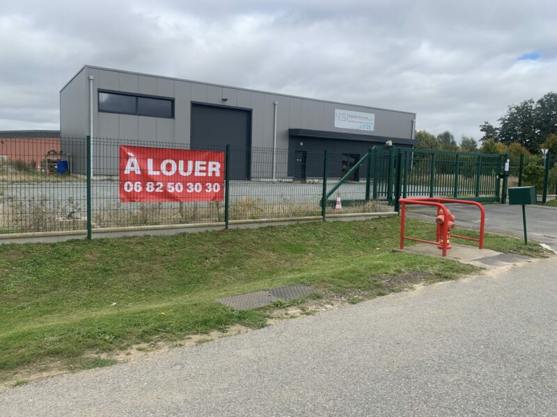 A vendre – Zone Artisanale AUZEBOSC