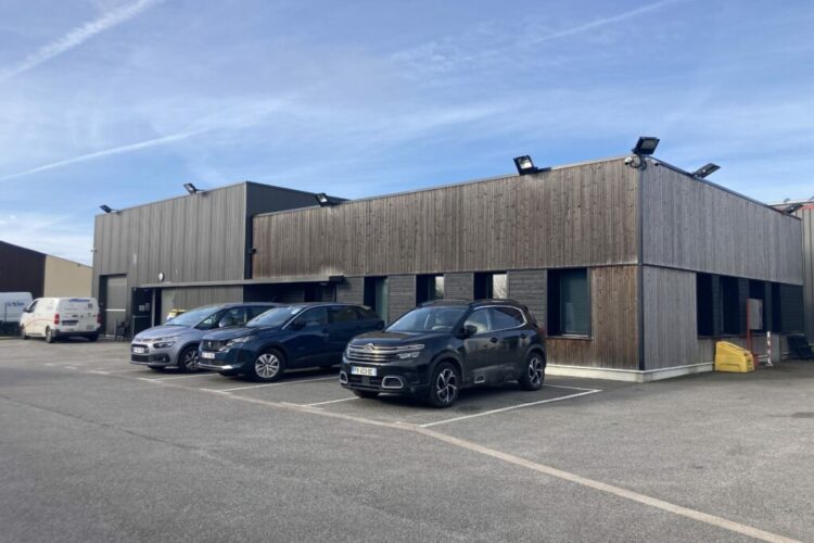 Location/Vente Bâtiment bureau + stockage