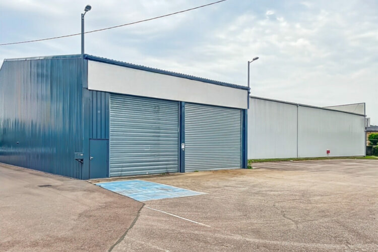 Local d’activité / Entrepot 730 m²