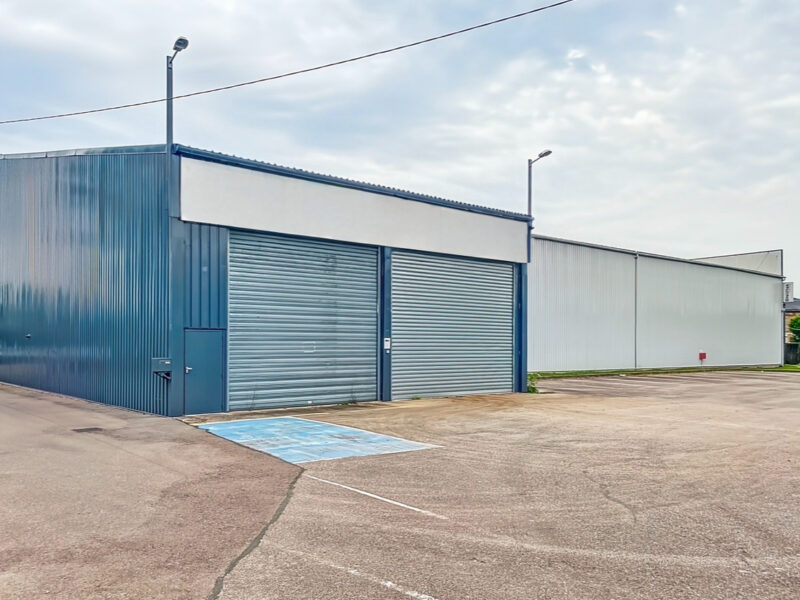 Local d’activité / Entrepot 730 m²